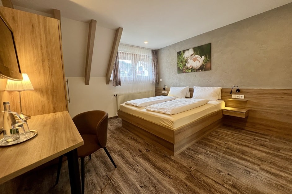 Bienenwabe Schlafzimmer 305 1